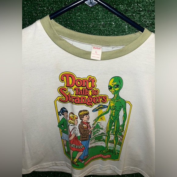 ROMWE Don’t Talk to Strangers Shirt - Picture 4 of 4